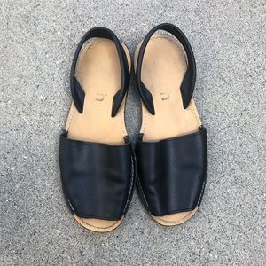 Avarcas sandals in black leather